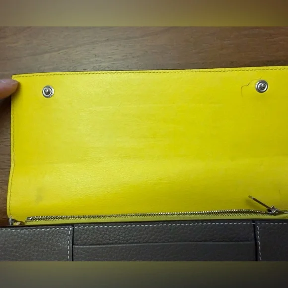 Celine large flap multifunction wallet in grained leather - Picture 4 of 11